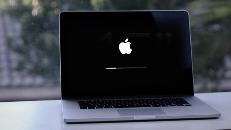 Những chiếc Macbook Pro 13 inch bị lỗi kẹt màn hình đen khi nâng cấp nặng hơn so với các dòng khác