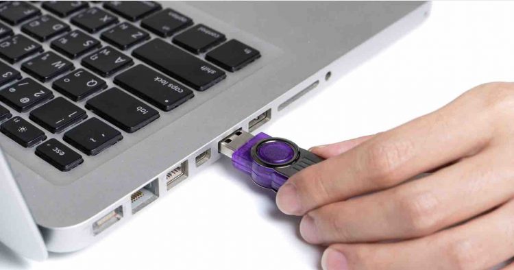 Việc sao chép dữ liệu bằng USB tuy có vẻ đơn giản nhưng bạn cần phải chú ý đến việc rút USB ra khỏi máy